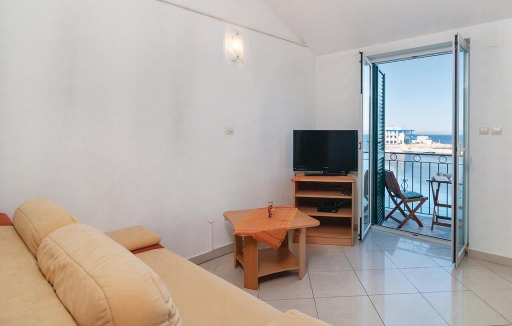 Direct At Sea Apartment Postira Bagian luar foto